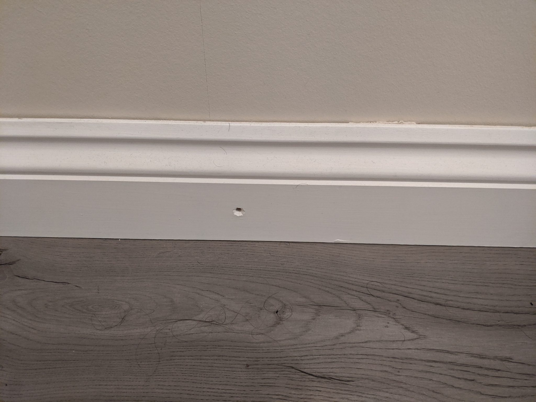 Perfecting Laminate Floor edges Beading or Skirting? Get it Right